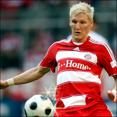 Bastian Schweinsteiger bayern red