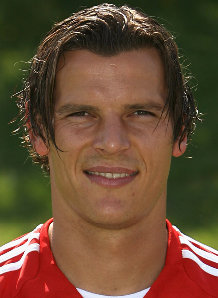 Daniel Van Buyten face
