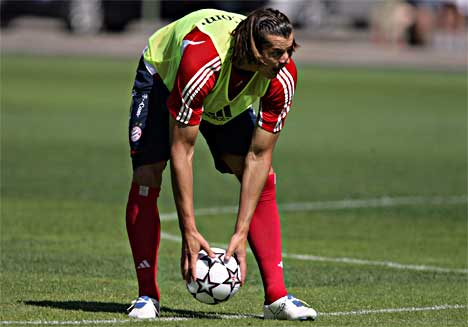 Daniel Van Buyten training