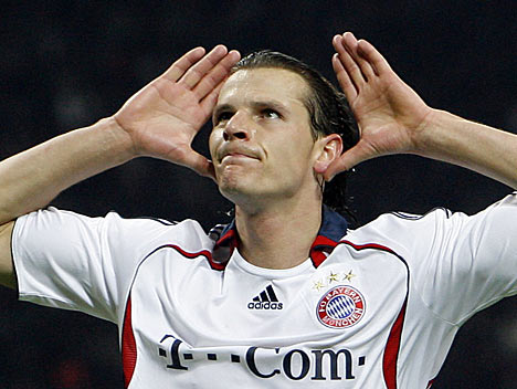 Daniel Van Buyten white bayern