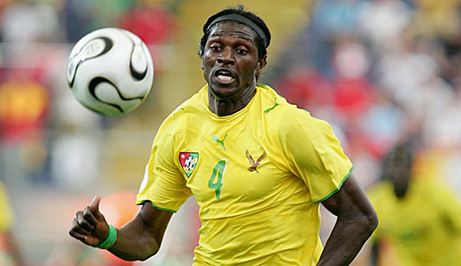 Adebayor yellow