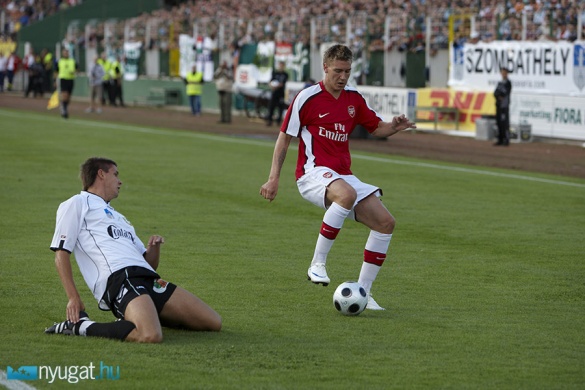 Bendtner ball.