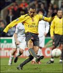 Gilberto Silva yellow